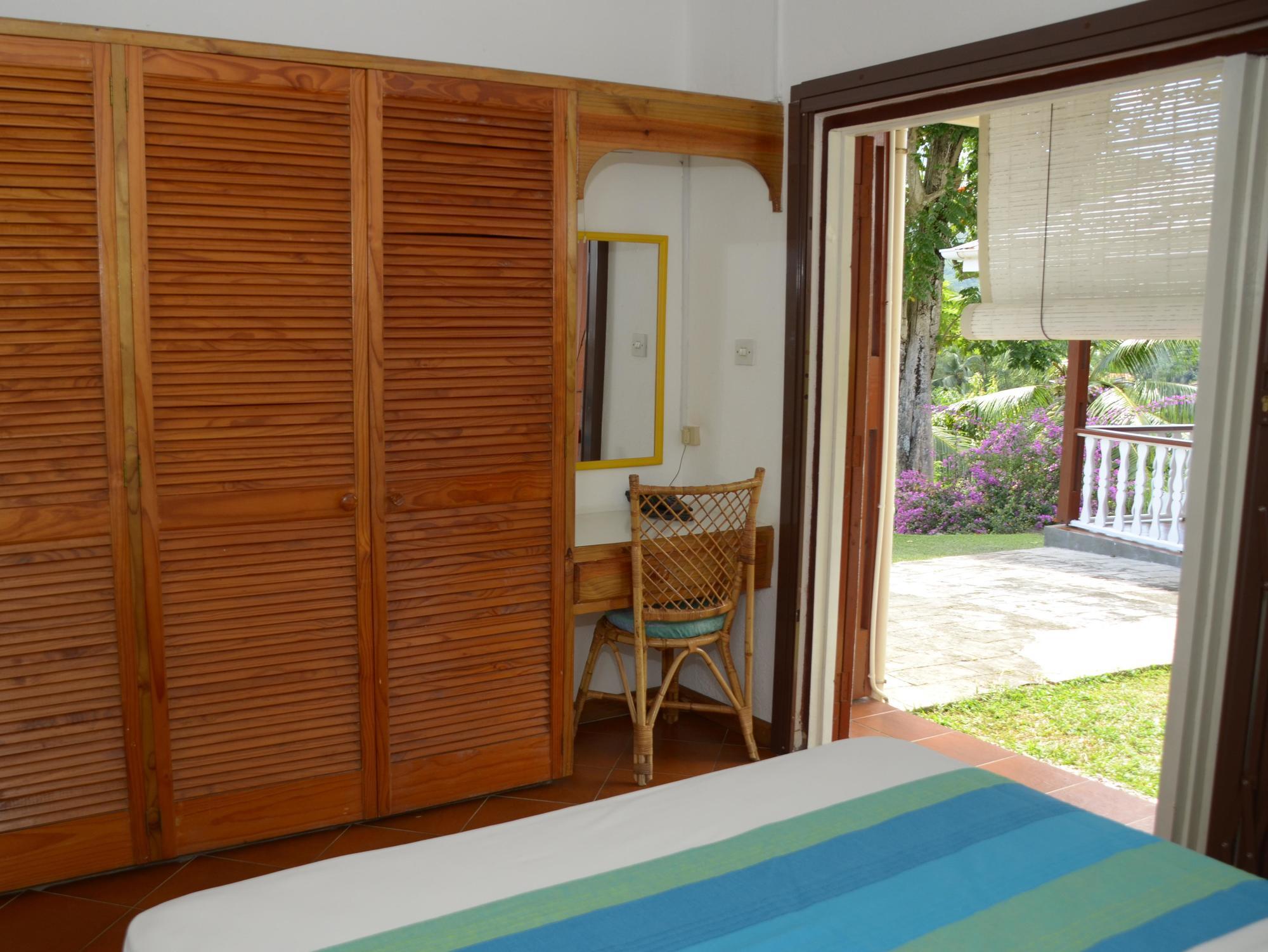 La Residence Villas & Studios Anse Royale Extérieur photo