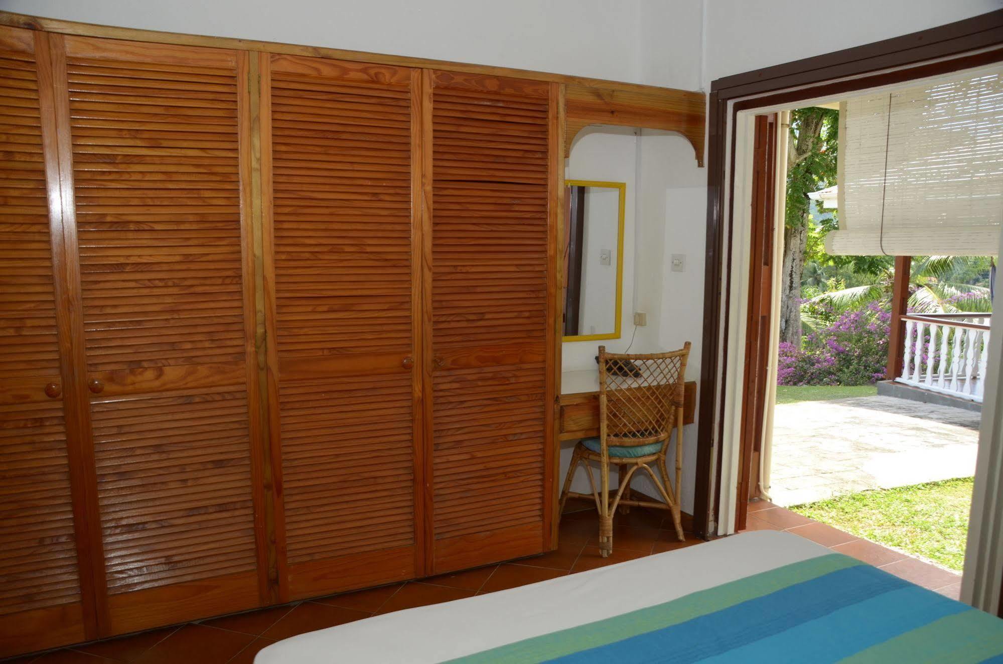 La Residence Villas & Studios Anse Royale Extérieur photo