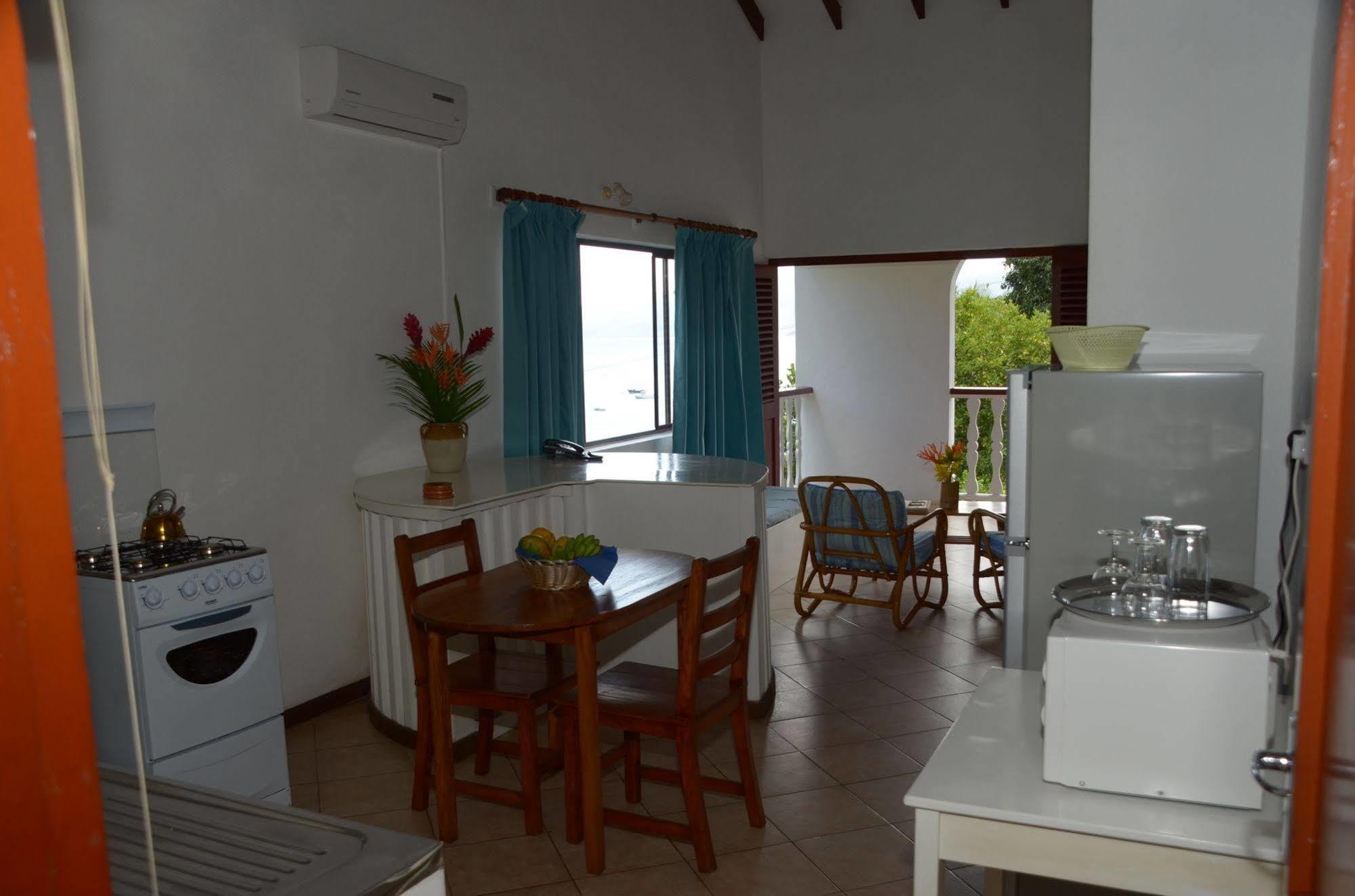 La Residence Villas & Studios Anse Royale Extérieur photo