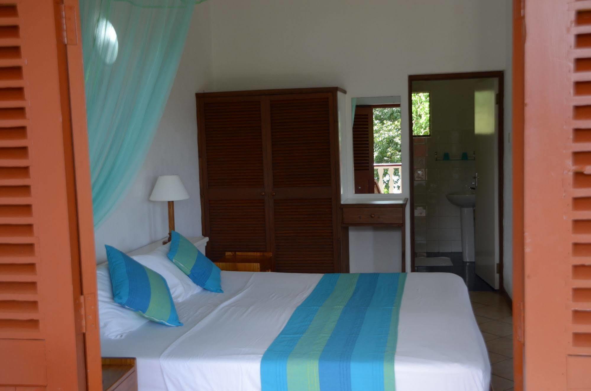 La Residence Villas & Studios Anse Royale Extérieur photo