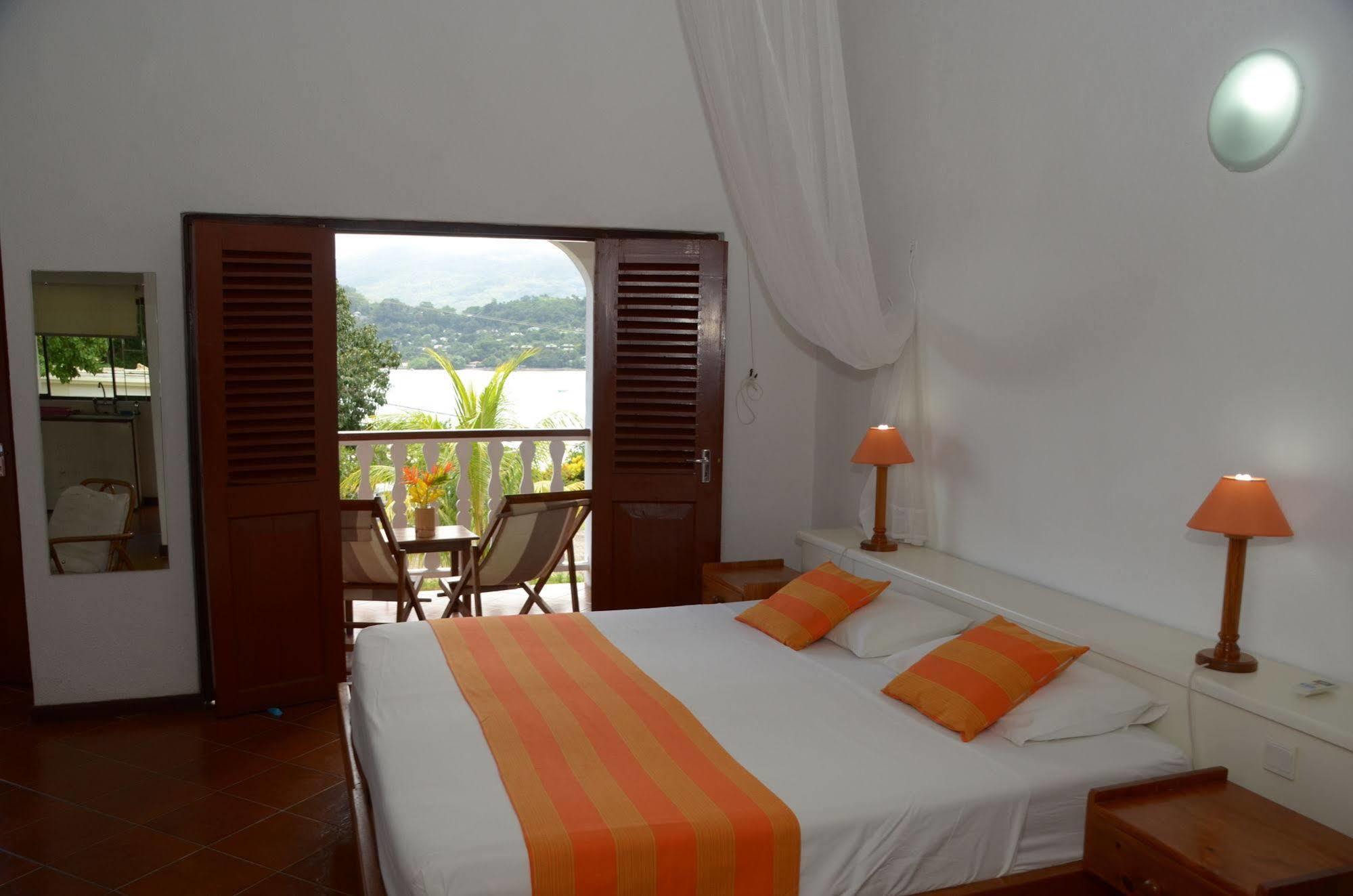 La Residence Villas & Studios Anse Royale Extérieur photo