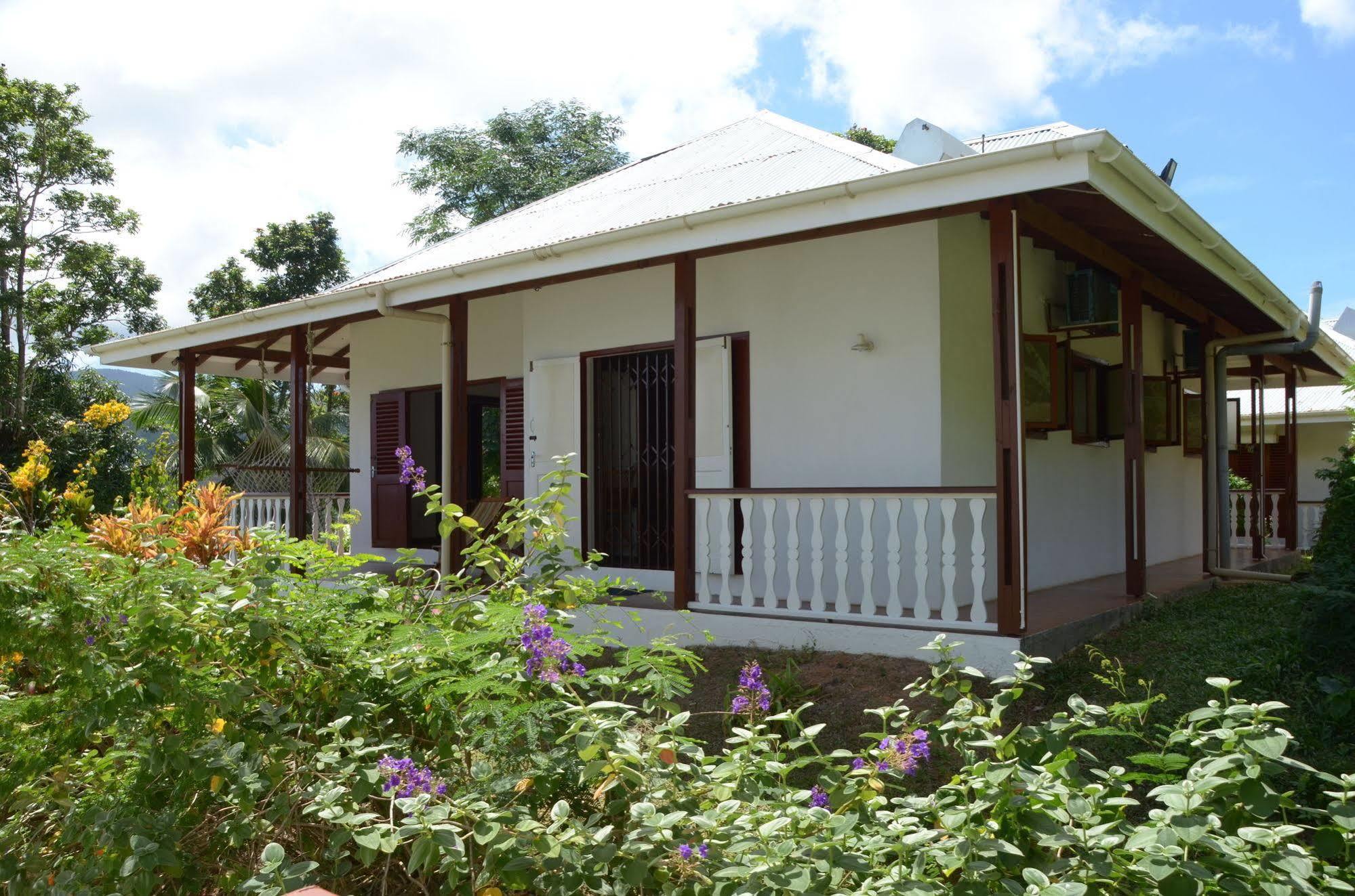 La Residence Villas & Studios Anse Royale Extérieur photo